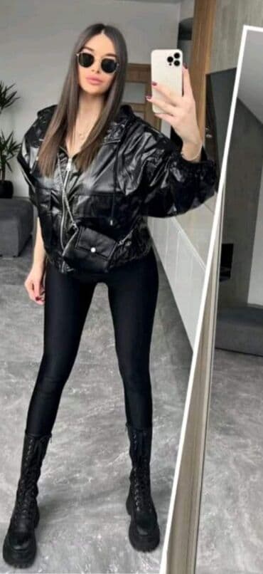 kaputi sa krznom: Jakna sa torbicom 
Veličine S M L XL
Cena 2950 din — 1
