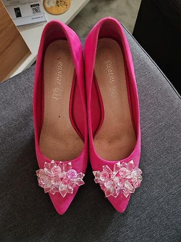 ulošci sa grejačima: Elegantne ženske cipele na špic u fuksija boji. - Model: klasične — 2