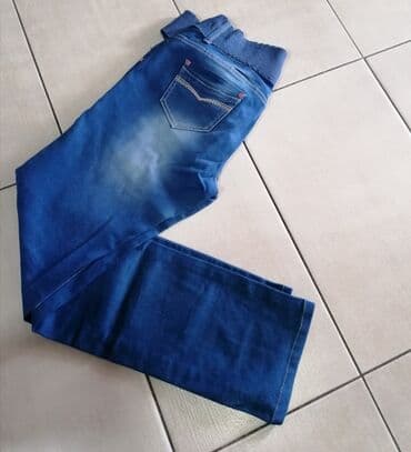 pantalone od vestacke koze: Prelepe farmerice
Kao nove
Vel 31
Povoljno — 4