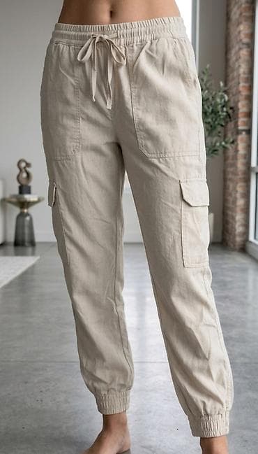 Ženske cargo jogger pantalone – bež - Kroj: opušten fit sa elastikom