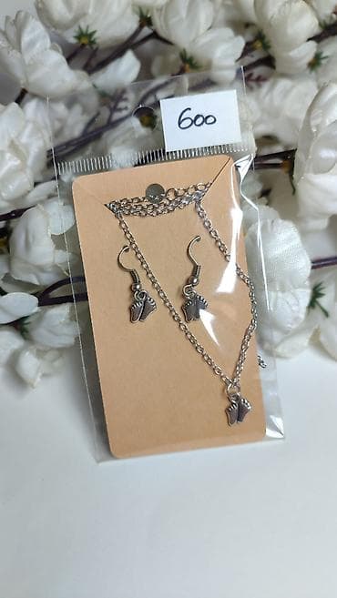 svecani sako: Set nakita – ogrlica i minđuše sa priveskom bebinih stopala - — 2