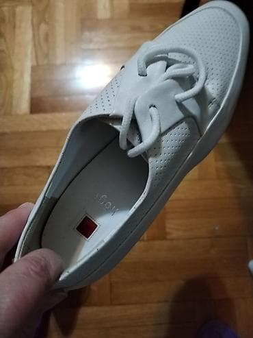 patike 2023 zenske: Bele koznezenske cipele /patike sa platformom. - Materijal: mekana — 3