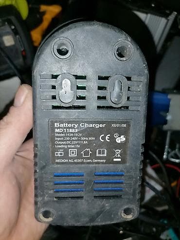 Klešta: Punjač za baterije MEDION MD11883 - Namenjen za akumulatore 14,3–19,2 — 1