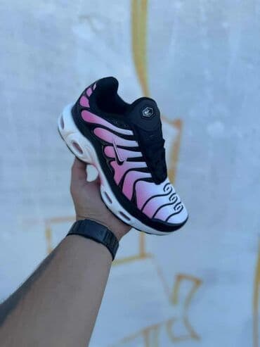 patike za fudbal sa malim kramponima: Patike, Adidas — 2