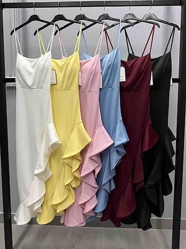 minic odeca: Asimetrična elegantna haljina sa volanima
3000 din 
S M L — 6