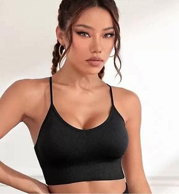 nike top za trening: Ženski top sa tankim bretelama – crni - Model: kratki top/braleta sa — 2