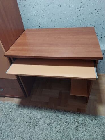 ikea sofe na razvlačenje: Ormar i radni sto,ocuvano — 1