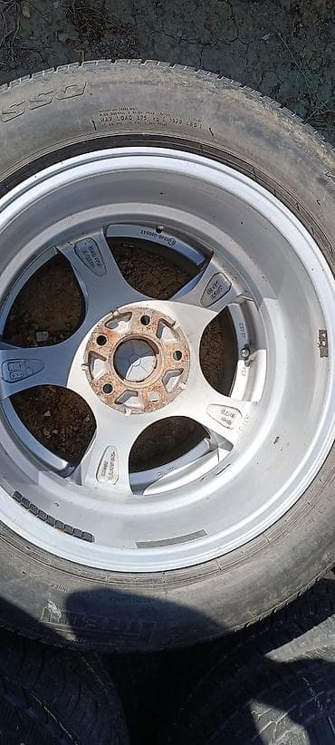 pumpe za dušeke: 4 Alu felne  sa letnjim gumama 18 coli 5x120 mm  promer rupa ET 43 8J — 6