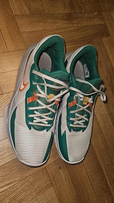 boost patike: Nike patike u broju 44. Dužina gazišta 28cm. Bez mane — 2