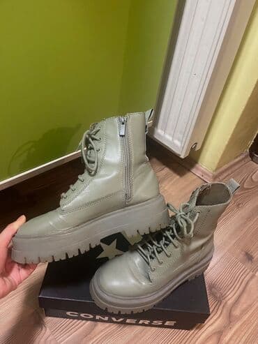 Women's Clothing: High boots, 36 — 6