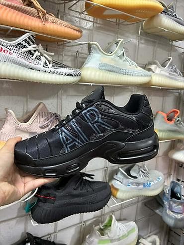 Sandals: 36-41
3800 din
sdpt — 2