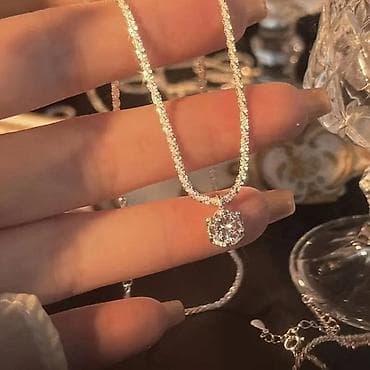 muski satovi za poklon: Elegantna ogrlica sa blistavim privjeskom - Materijal: sjajni metal — 4
