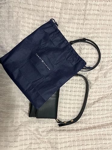 mali rančevi: Elegantna crna mini Tommy Hillfiger torba - Materijal: koza - Boja — 8