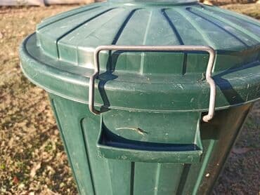 bastenska garnitura: Plastična kanta za smeće zapremine 46L. Prubližne dimenzije ф40/32cm — 9