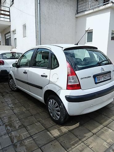 Citroen: Citroën C3, bela boja, 5 vrata, hečbek.Registrovan do 11.2026. Vlasnik — 5