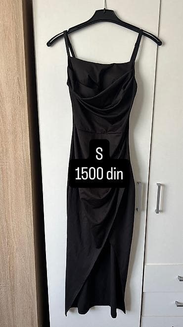 Crna svecana haljina S. Jednom nosena na lalafo.rs Crna svecana haljina S. Jednom nosena