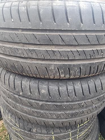 Ostala vozila: Gume 205 55 16 super stanje 2 nexen 2 mišelin cena za 4 gume 8000 din — 3