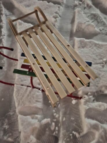 Accessories: Drvene sanke 5300din Metalne vece 5300din Manje metalne 4800din ali — 5