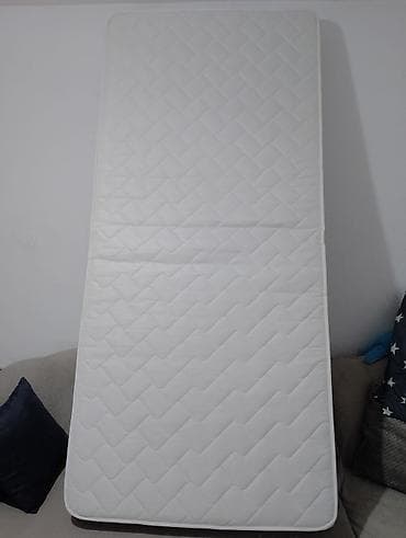 Desks and tables: Dušek za krevet – pravougaoni, beli - Dimenzije: približno za — 2