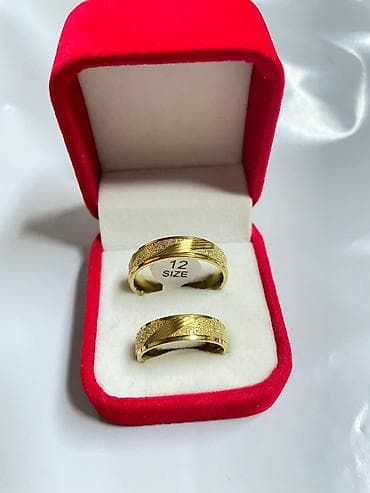 beli mona kais: Zlatni prstenovi i komplet nakita – elegantan dizajn - Zlatni prsten — 5