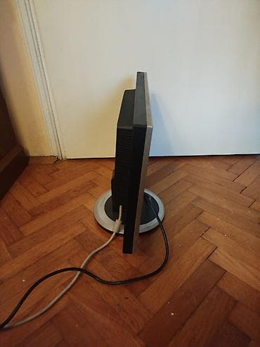 kastofin tablet: LG Flatron L204WS LCD monitor — 3