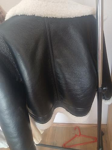Ženska zimska jakna Pull&Bear, model sa veštačkim krznom na lalafo.rs Ženska zimska jakna Pull&Bear, model sa veštačkim krznom