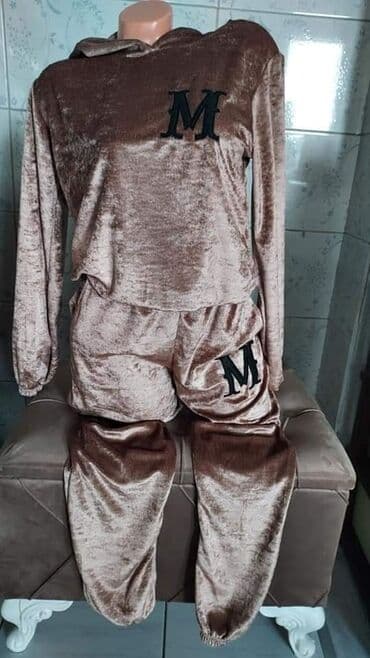 nike siva trenerka: Komplet plisane trenerke s.m.l.xl 2500 din Boja: CRNA — 2