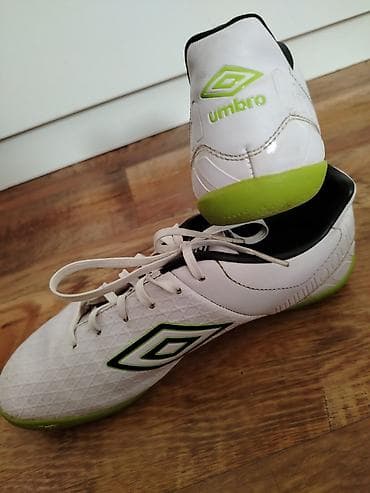 balenciaga patike cena: Patike za fudbal UMBRO br 38 su u odlicnom stanju sa sitnim tragovima — 3