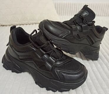 Trainers, size - 40