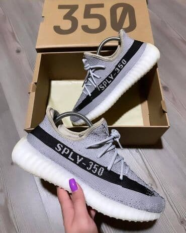 mercurial patike: Adidas Yeezy Boost 350 patike A klasa

Novo.
Brojevi 36 do 46 — 15