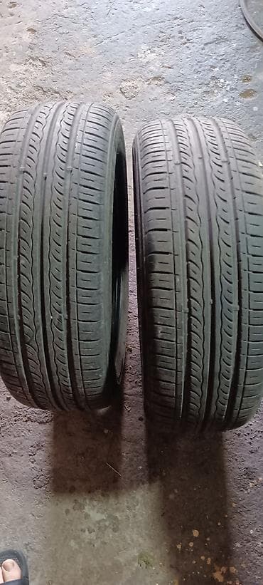 polovne garaze za auto: Auto gume,dve su letnje,par i jedna zimska,cena za sve tri — 9
