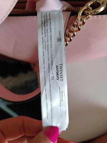 podkapa za motor: Prelepa torba brenda TWINSET, sa dužim kaišem i dve kraće ručke, ima — 7