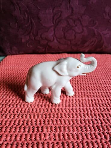 porcelanske solje za caj: Porcelanska nova,vintaz figura slonce. Porcelanska figura sa — 6