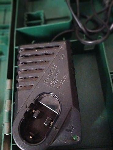 filc za poliranje aluminijuma: Bosch PSB 12 VE-2 akumulatorska bušilica/odvijač u koferu. - Napon — 3