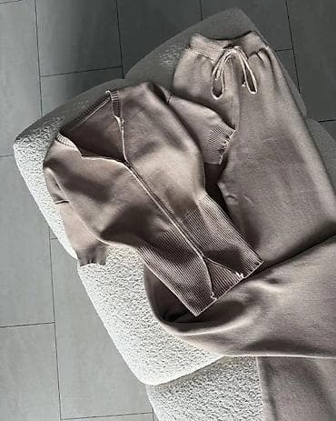 helanke bez savova: Pleten komplet – džemper sa kratkim rukavima i ravne pantalone - Dve — 1