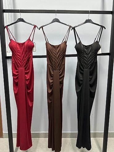 svecane haljine borca: Elegantna duga večernja haljina bez bretela

Haljina: 3100rsd ✨️ — 4