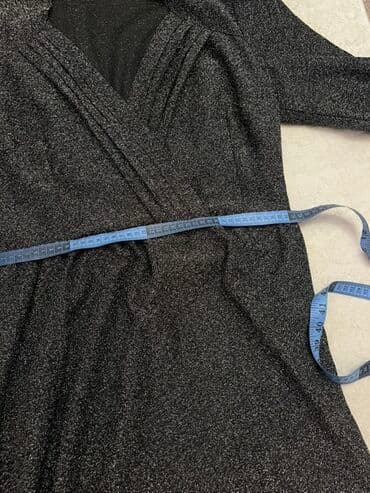 kako prepoznati original guess torbu: Elegantna midi haljina sa sjajnim efektom - Boja: tamno siva/antracit — 3