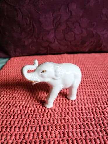 porcelanske solje za caj: Porcelanska nova,vintaz figura slonce. Porcelanska figura sa — 2