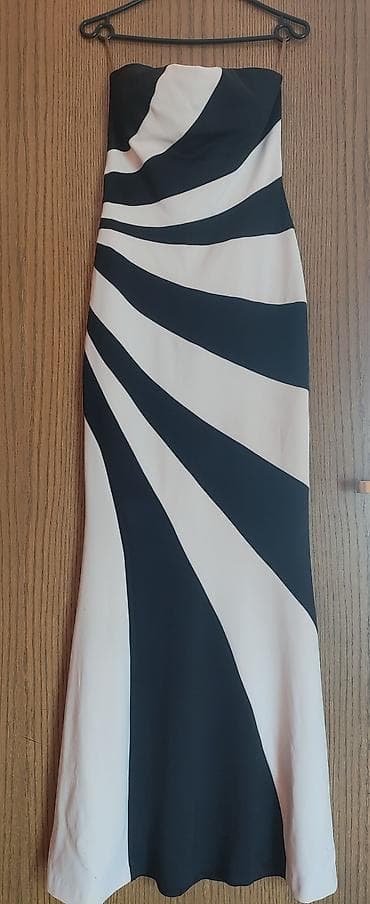 komada zenske odece: Elegantne ženske haljine – set od 3 komada 1) Pudra/šampanj haljina s — 4
