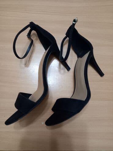 Sandals, 37