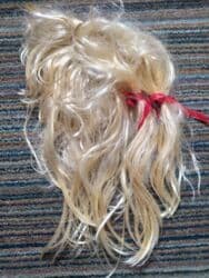 max naocare za sunce: Prodajem svetloplavu perikudugačkusa crvenim mašnicama . Nema — 10