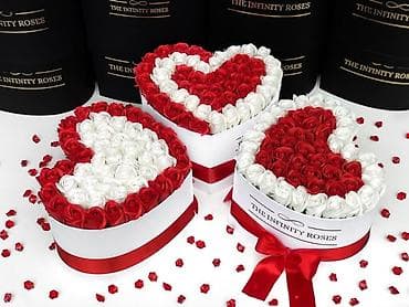 jastuci za ugaonu garnituru: Kutija u obliku srca sa ružama – luksuzna cvetna aranžmanska kutija - — 4