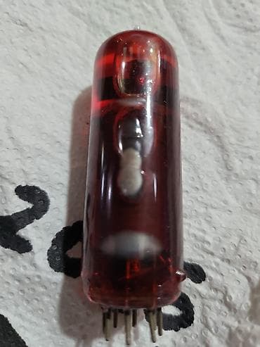 Elektronska cev (vakuumska lampa) – minijaturni tip sa 7 pina