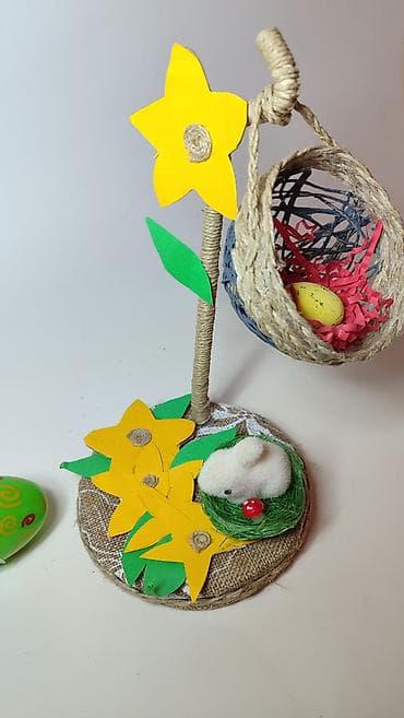 ograda za bebe: Uskršnja dekoracija – ručno rađen stalak sa visećom mini korpicom - — 3