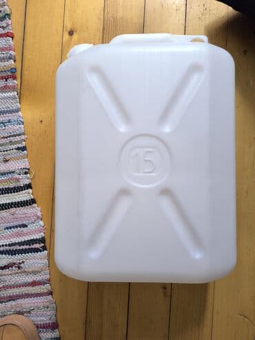 Tableware: Plastični kanister 15 L - Zapremina: 15 litara (oznaka “15” utisnuta — 1