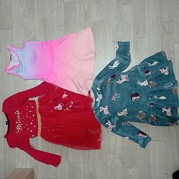 roze nike patike: Lot dečjih haljina i suknji – za devojčice Sadržaj kompleta (ukupno — 4
