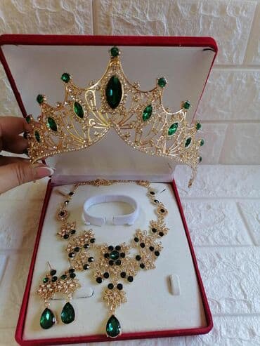 mokasine novi sad: Chanel, Set: Crown, Earrings, Bracelet, Material: Cubic zirconia, Pearl — 4