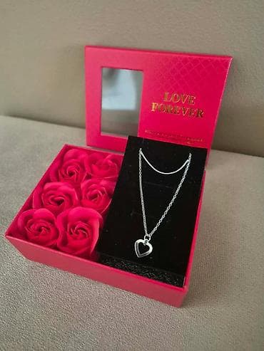 Lične stvari: Poklon set “Love Forever” – elegantna kutija sa ogledalcetom koja — 9