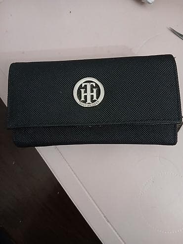 Novčanici: Tommy Hilfiger ženski novčanik, crne boje. - Klasičan preklop sa — 1