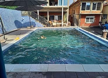 Auto services: Izrada BAZENA: – Široki mašinski iskop – Ravnanje poda i stranica – — 10